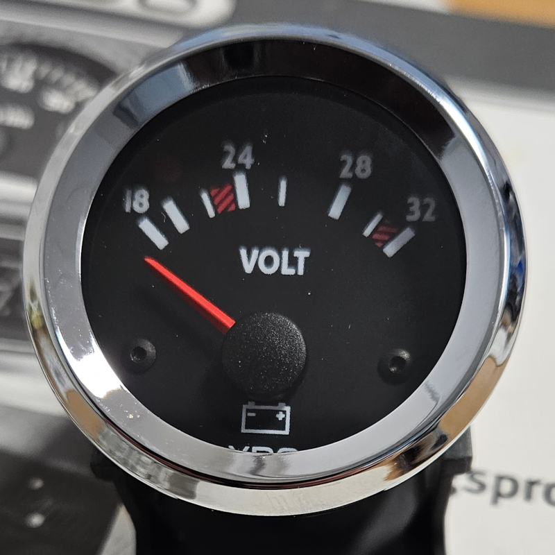 N02-411-301 VDO OceanLine - 52mm Black Voltmeter 18-32V